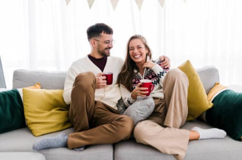 How To Create Meaningful Christmas Traditions As A Married Couple (That Don't Feel Forced)